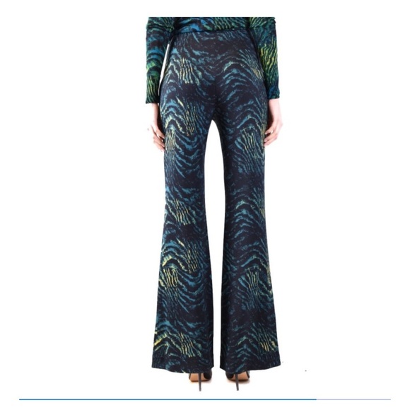 Diane Von Furstenberg Flared Trousers With Unique Textured Pattern And Fit - Picture 4 of 10